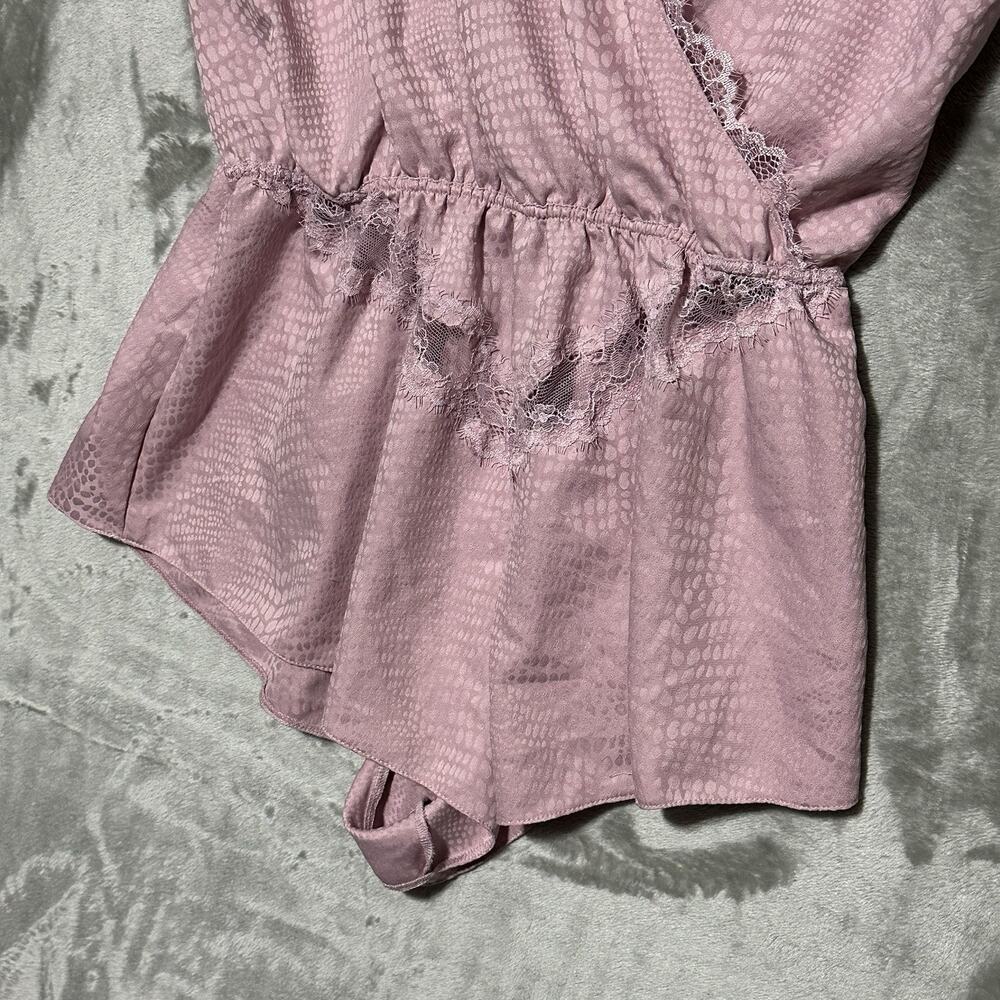 Victorias Secret‎ Sleep Romper Womens Size M Pink Lace Flutter Romantic Feminine - Picture 2 of 9